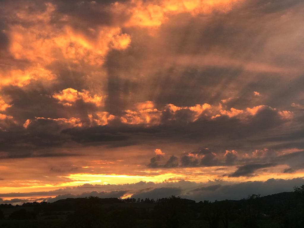 sunset near the oak inn staplow